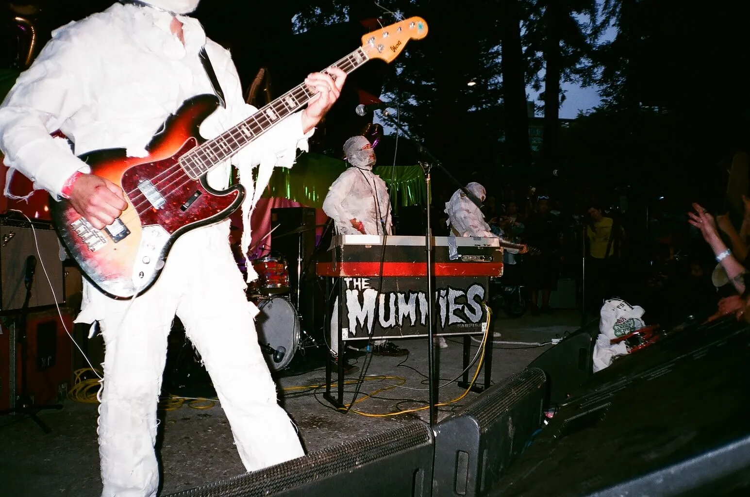 The Mummies at Burger Boogaloo