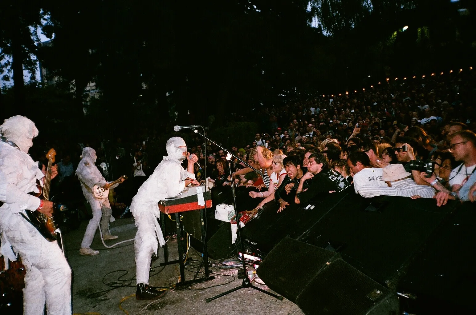 The Mummies at Burger Boogaloo