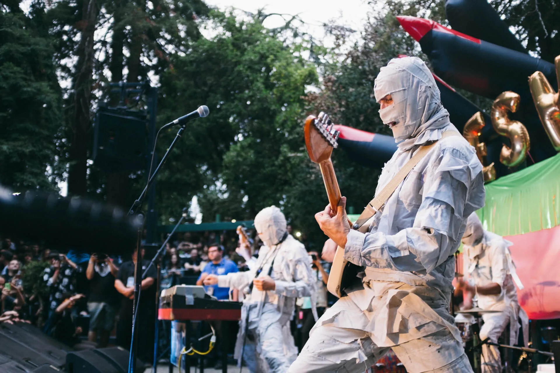 The Mummies at Burger Boogaloo