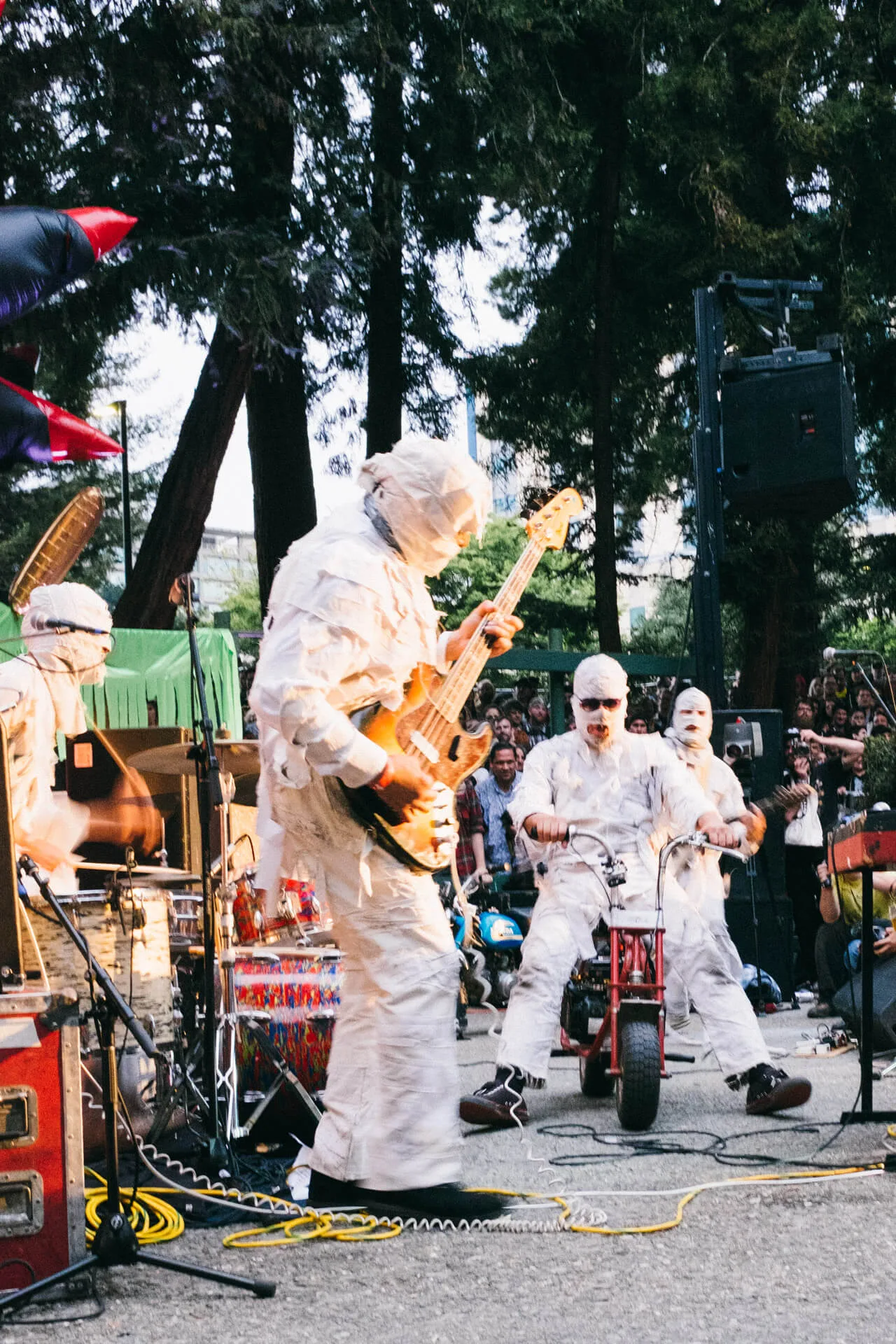The Mummies at Burger Boogaloo