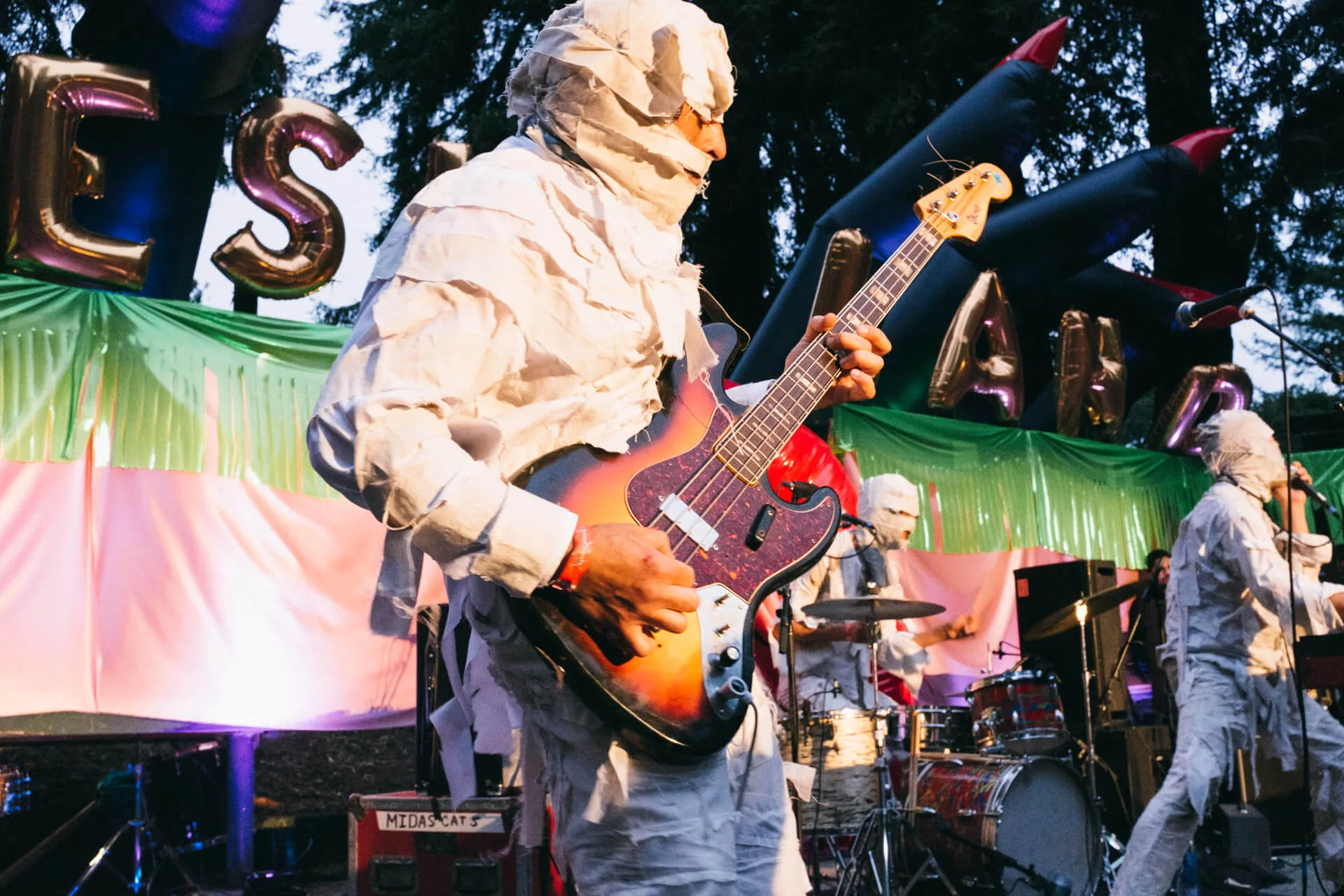 The Mummies at Burger Boogaloo