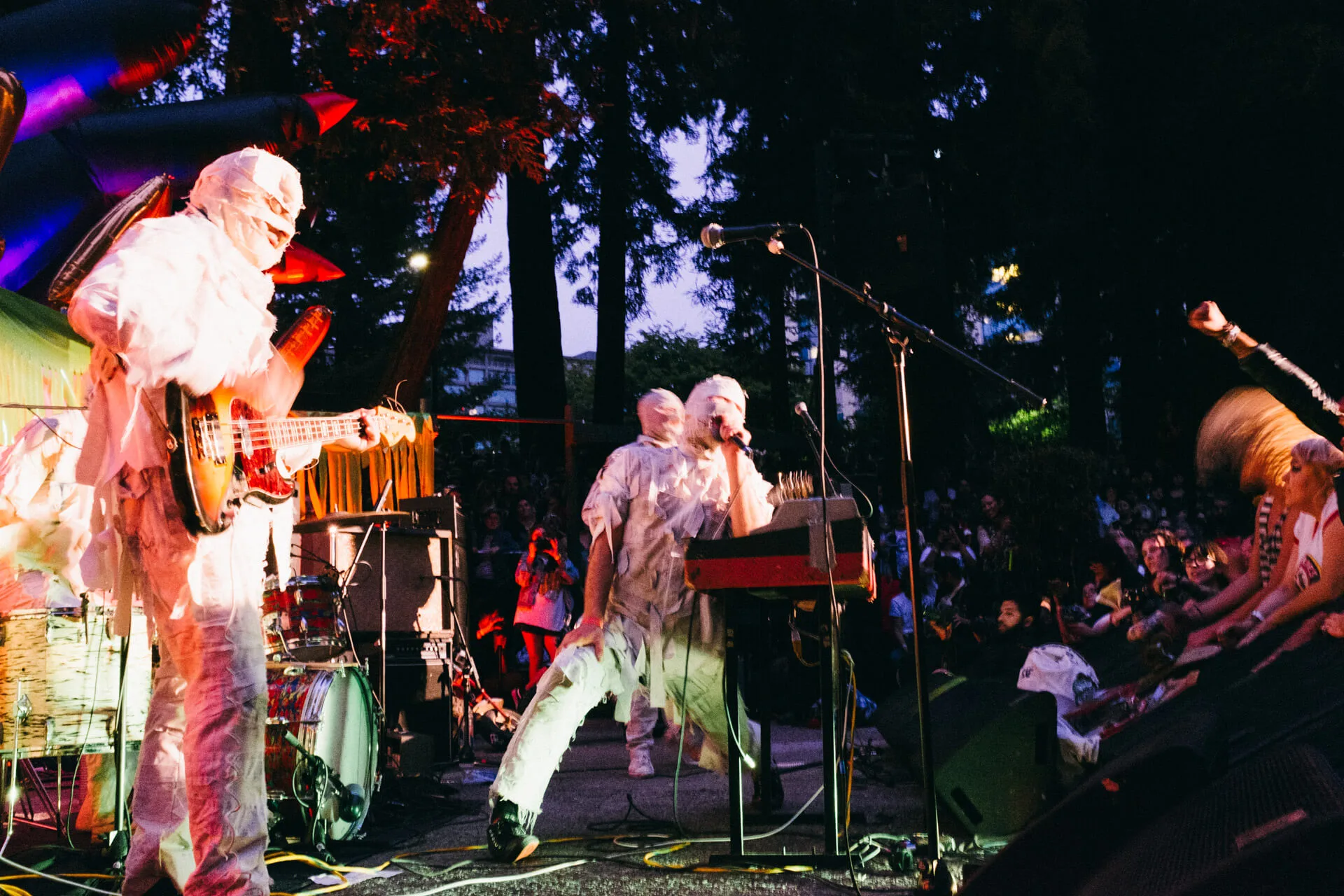 The Mummies at Burger Boogaloo