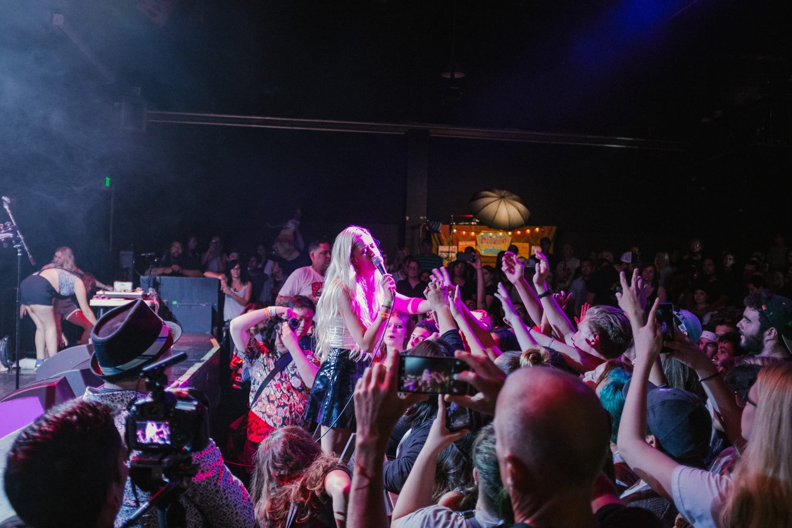 The Aquadolls at Burger-A-Go-Go 2