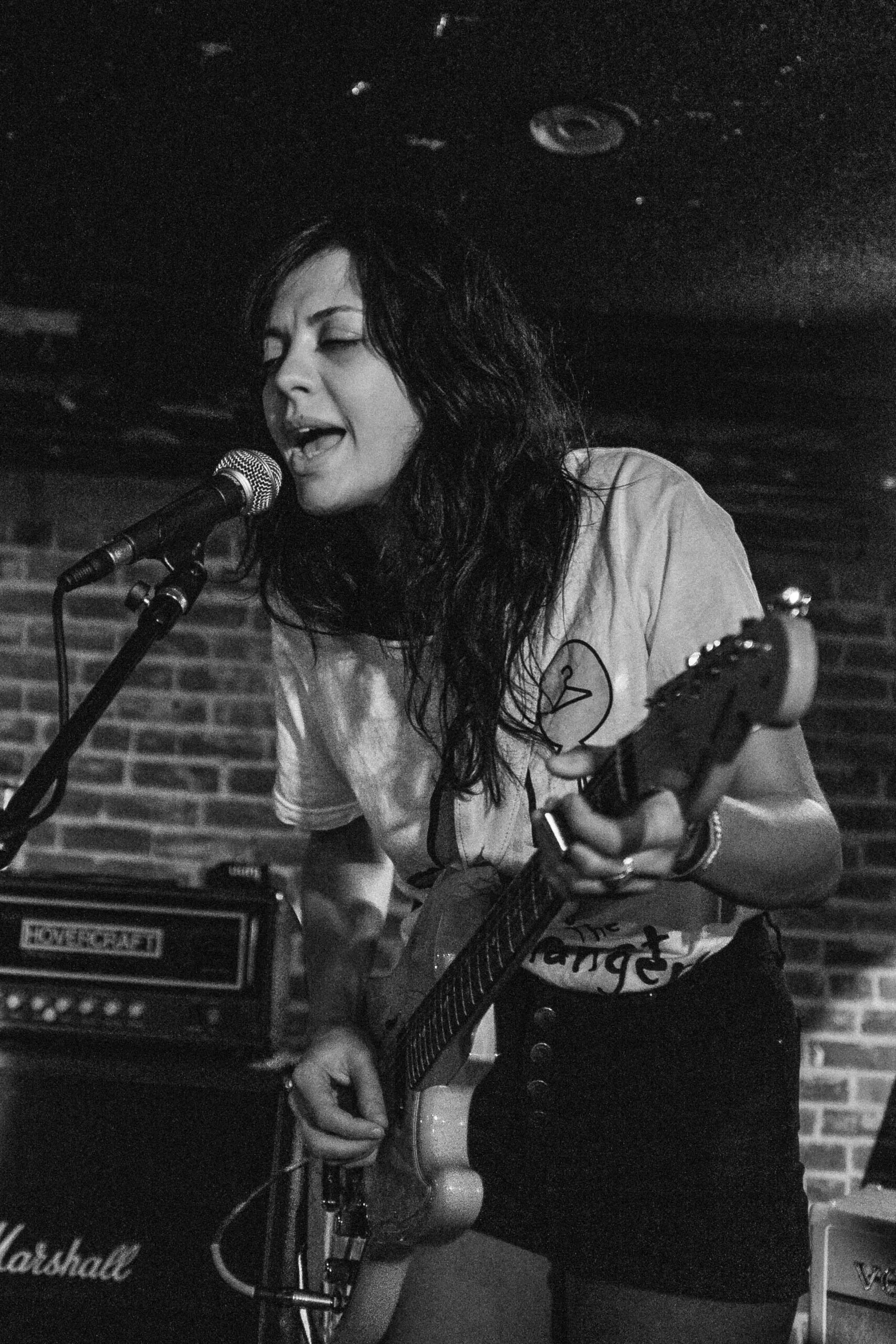 The Coathangers at Los Globos
