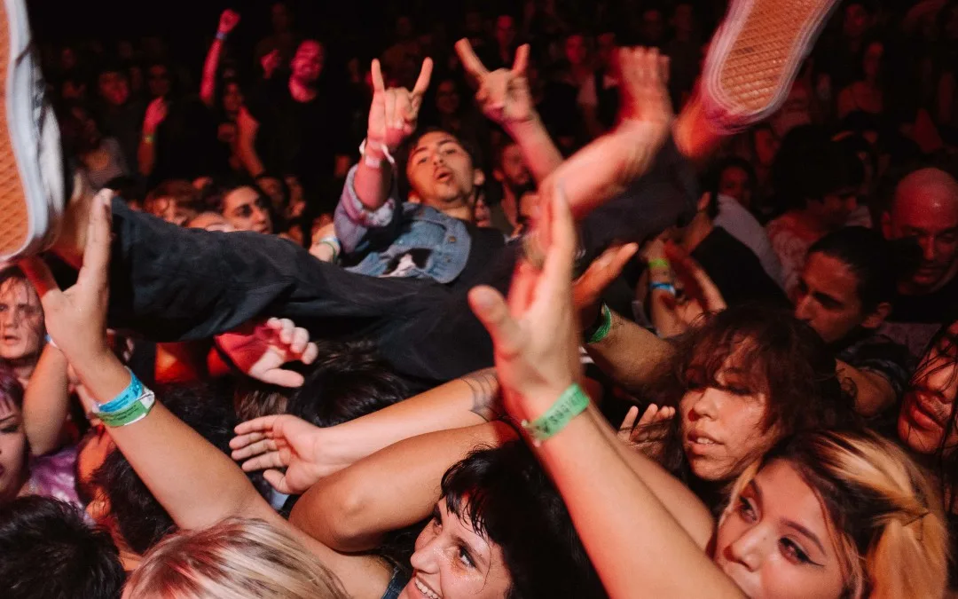 Crowd Surfin' at Beach Goth 4
